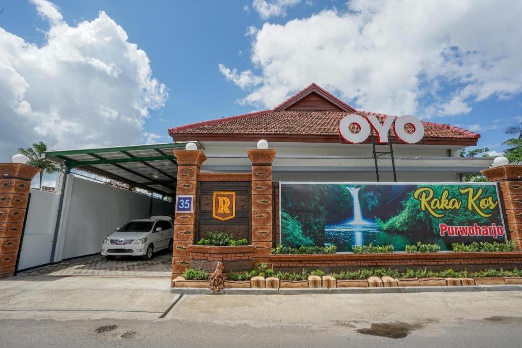 Oyo 477 Raka Residence Syariah Purwoharjo Banyuwangi Бануванги Екстериор снимка