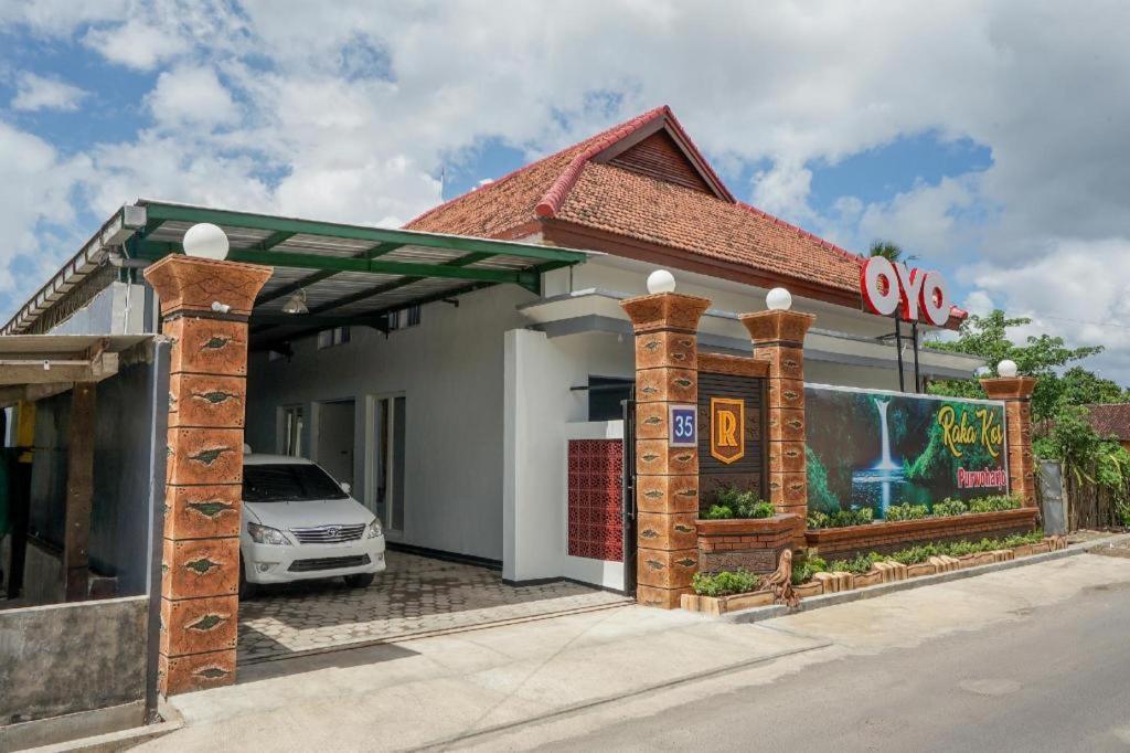 Oyo 477 Raka Residence Syariah Purwoharjo Banyuwangi Бануванги Екстериор снимка