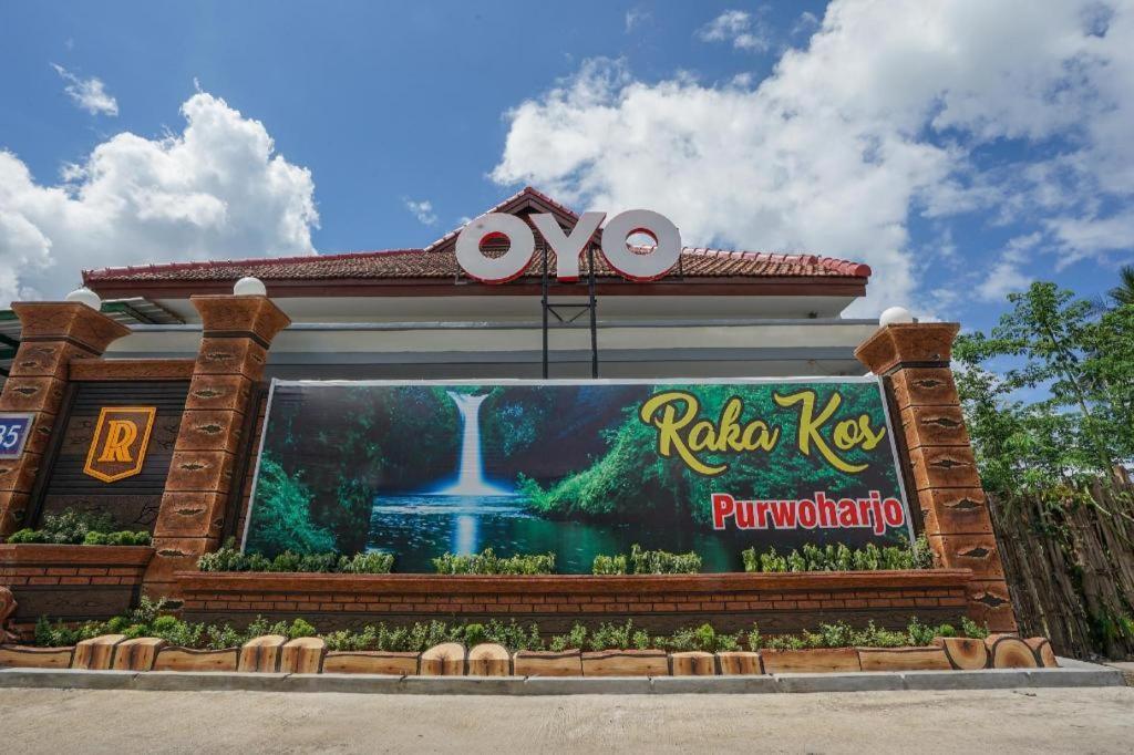 Oyo 477 Raka Residence Syariah Purwoharjo Banyuwangi Бануванги Екстериор снимка