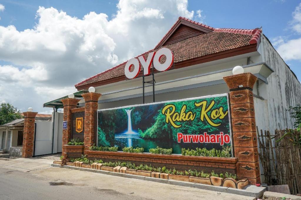 Oyo 477 Raka Residence Syariah Purwoharjo Banyuwangi Бануванги Екстериор снимка